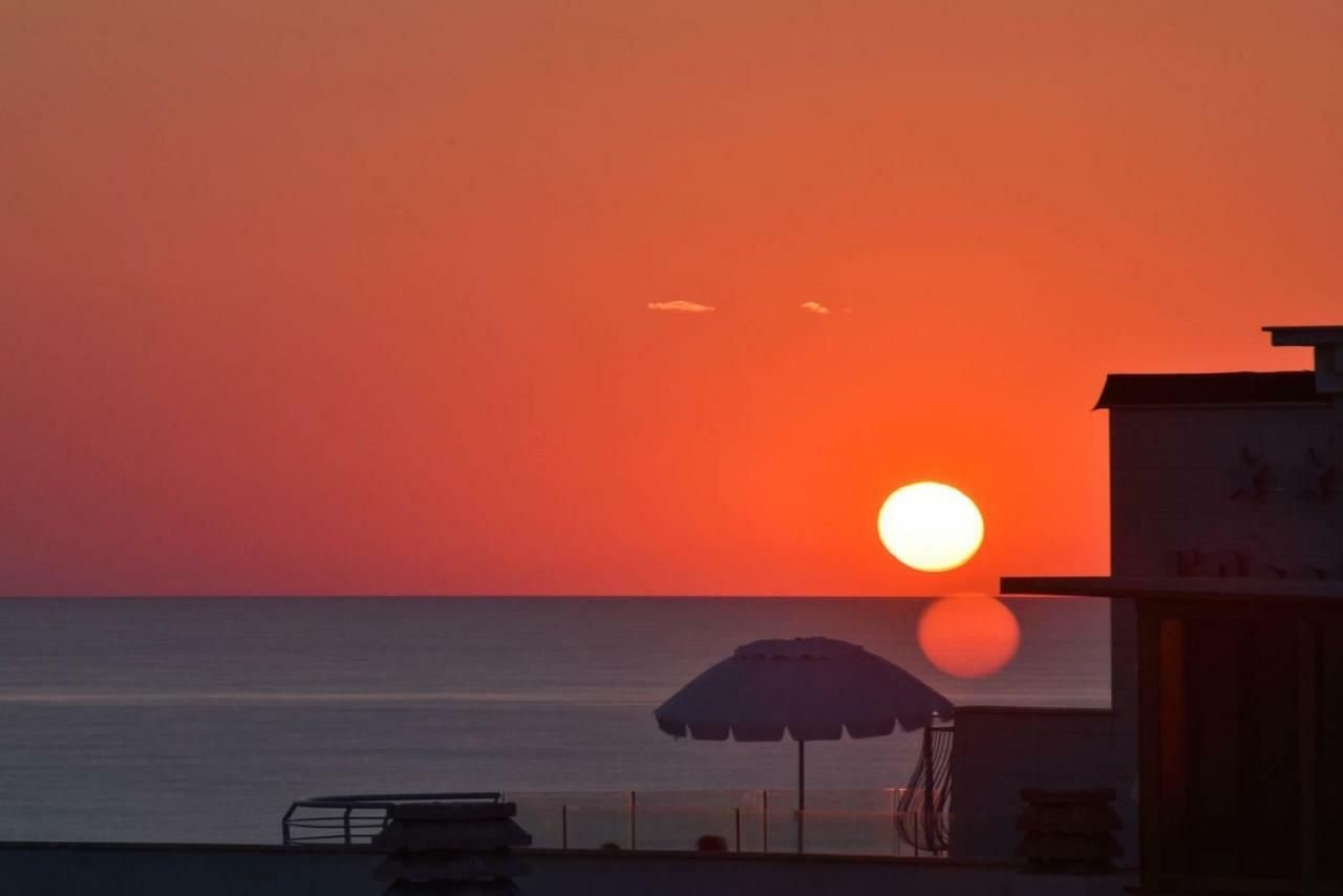 Il Filo Blu Casa Vacanze Anzio Bagian luar foto